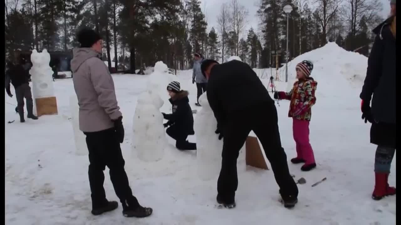 Lumenveistoa hymyssä suin