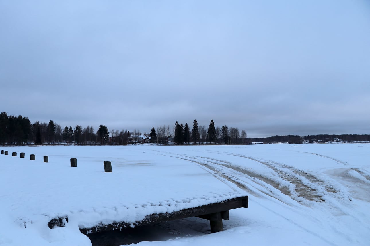 Sääolojen vuoksi ladun tai luistinradan tekeminen Alajärven jäälle ei ole tällä hetkellä mahdollista.