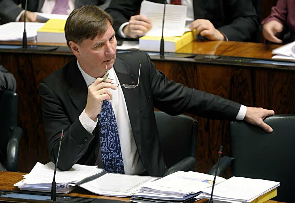 Opetusministeri Jukka Gustafssonin (sd.) mukaan ammattikorkeakoulujen rahoituksen leikkauksista pidetään kiinni.