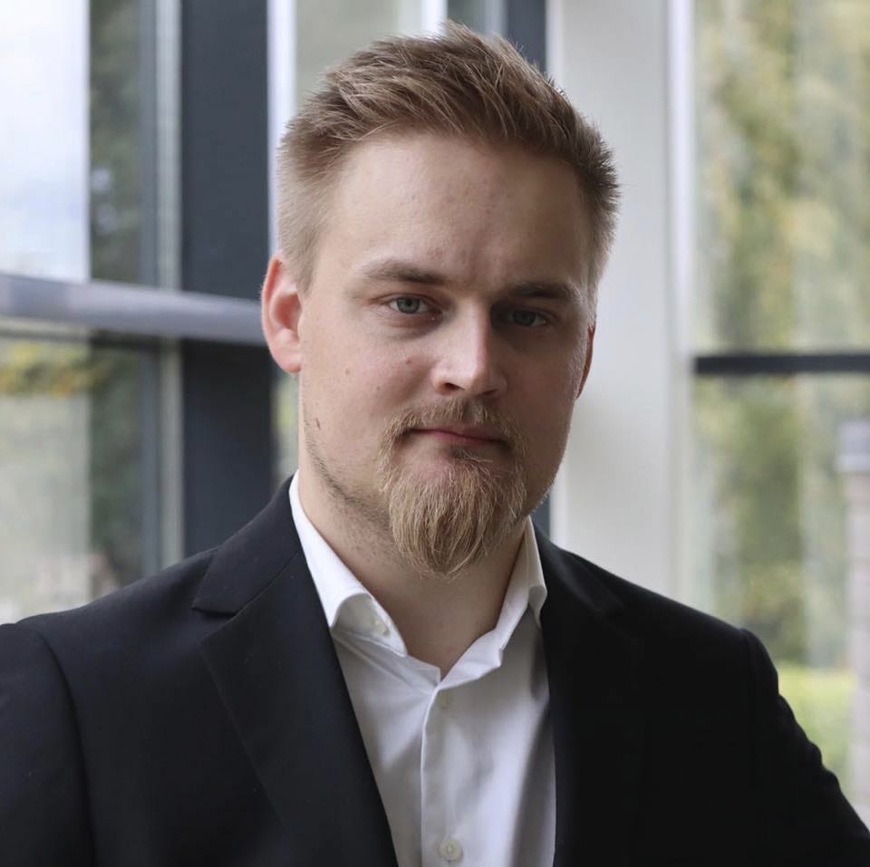 Joonas Rinne perusti ensimmäisen yrityksensä jo lukioikäisenä. Kaksi vuotta sitten hän muutti Oulun seudulle. - Täällä on väkeä kymmenkertainen määrä Kemiin verrattuna. Se antaa mahdollisuuksia yritystoiminnalle.