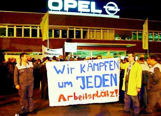 Sodanjulistus. "Me taistelemme jokaisesta työpaikasta", ilmoittivat Opel-työntekijät julisteessaan Bochmissa.