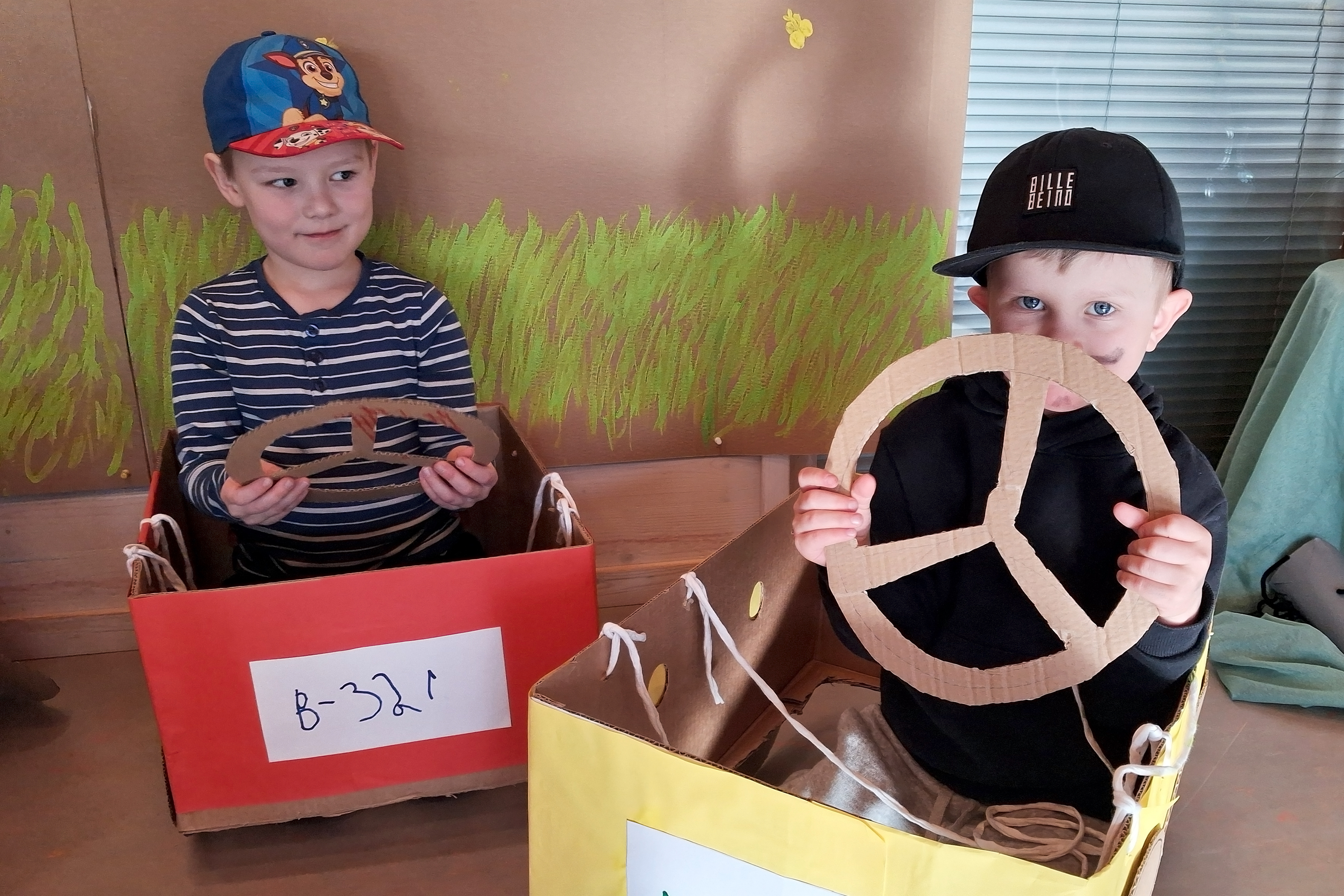 Mäntymäen päiväkodin Sudenpennut veivät yleisön musikaalimatkalle