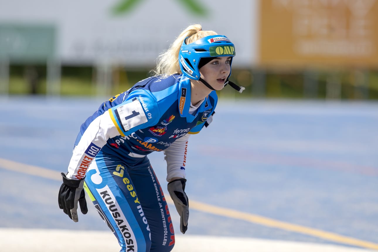Naisilla on Superpesiksen runkosarjassa 24 peliä.