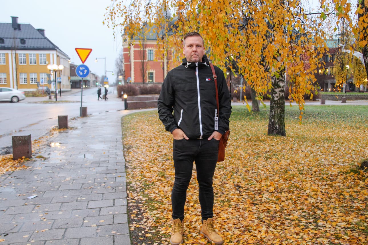 Kunnanneuvos Janne Lindin arvellaan saavan jatkaa Haaparannan ykkösvirassa myös tulevan vaalikauden. Lindin edustama keskusta on yhdessä ruotsidemokraattien, kokoomuksen ja KD:n kanssa kasvattanut kannatustaan. Kuva on syksyltä 2025.