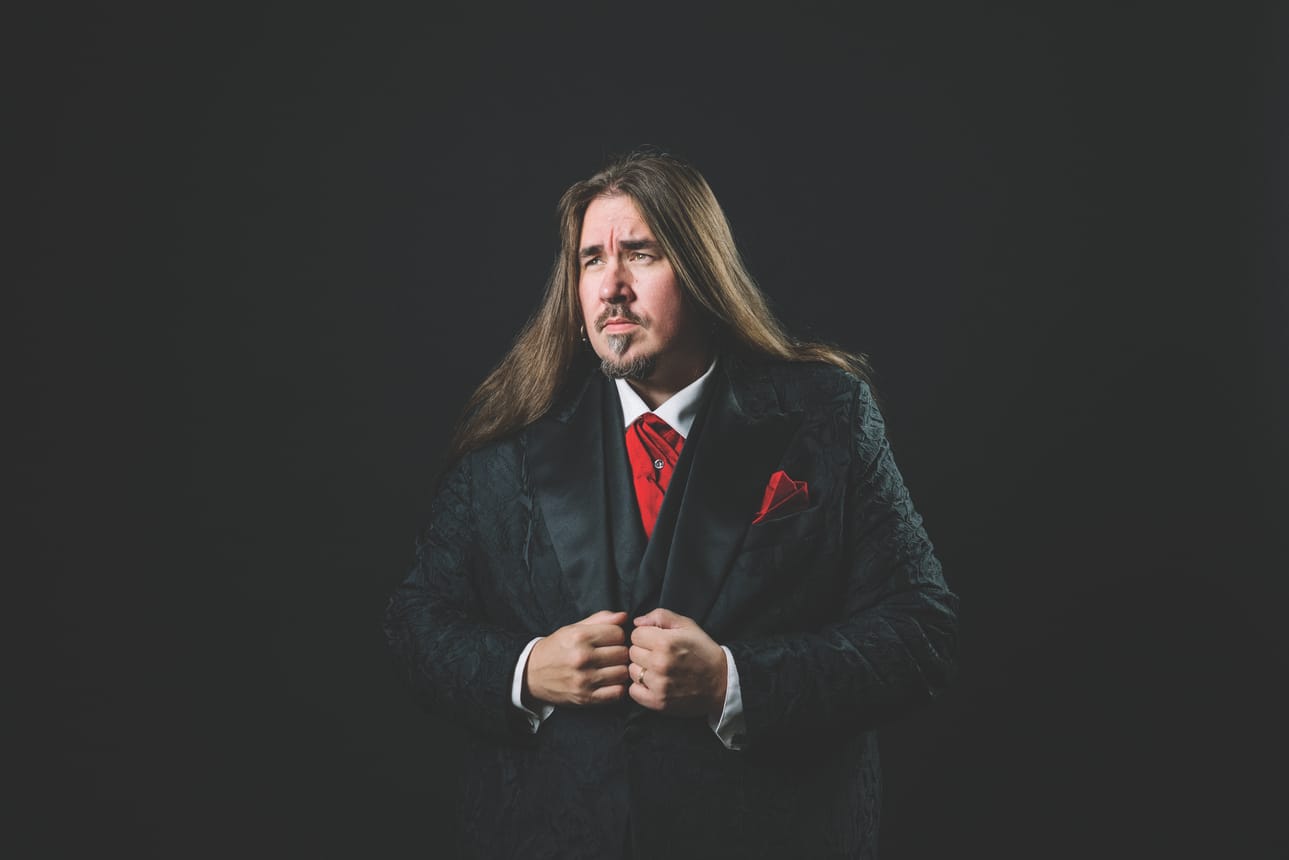 Antti Railio on Eparin toritapahtuman illan viimeinen esiintyjä.