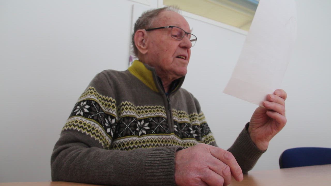 "Sitä varten mulle laulut tulevat, että niitä lauletaan" – Kaarlo Bäckman, 98,  on tehnyt kymmeniä lauluja, joissa otetaan kantaa ja arvostetaan lähimmäisiä