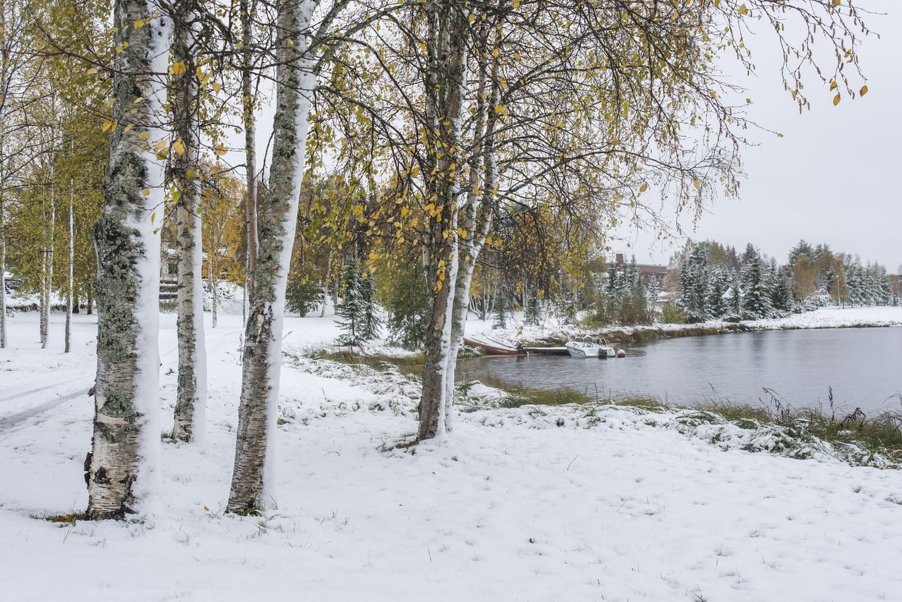 Kuva parin vuoden takaa, jolloin 24. syyskuuta oli tällainen lumitilanne.