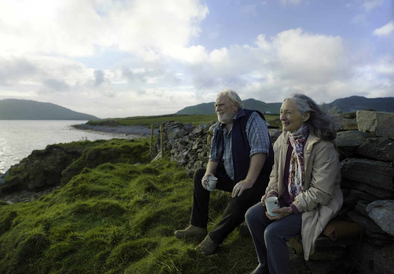 Howard (James Cosmo) ja Annie (Bríd Brennan) rakkaustarinan kertova elokuva sijoittuu Irlannin länsirannikon kauniisiin maisemiin.