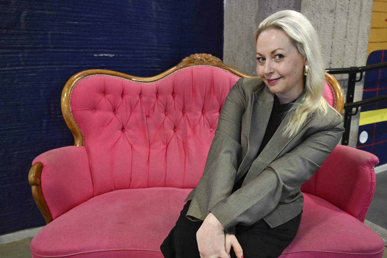 Krisse Salminen aloitti stand up -koomikkona esiintymisen 25 vuotta sitten.