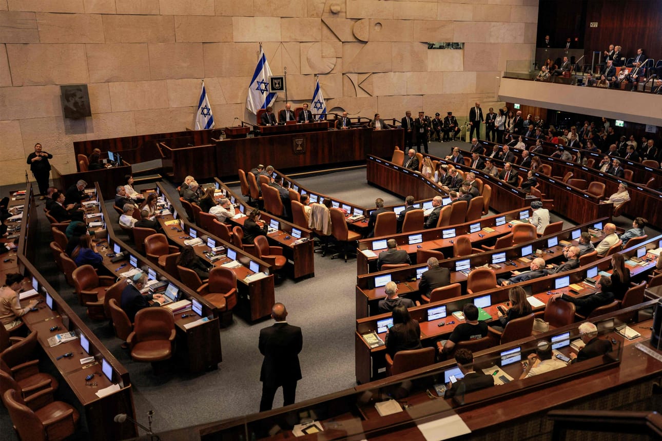 Israelin parlamentti knesset äänesti kumoon opposition aloitteen parlamentin hajottamisesta. Kuva keskiviikolta. LEHTIKUVA/AFP