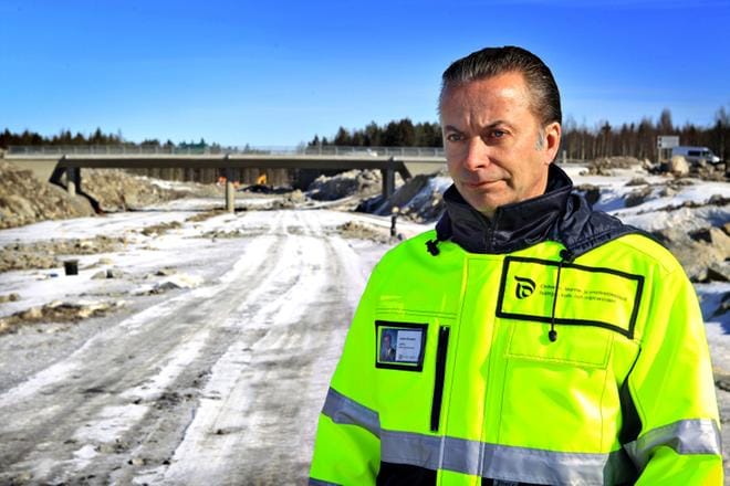 Etelä-Pohjanmaan ely-keskuksen tiejohtaja Anders Östergård ei ota kantaa Kasitien luokituskiistaan, mutta uskoo asioiden etenevän oikeaan suuntaan aika rivakasti. ARKISTOKUVA: KARI LÖFHJELM