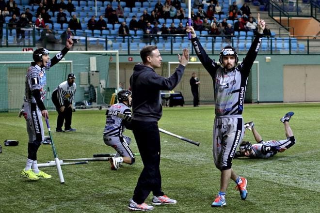 Tuomas Raunion välilyönti toi avausjakson toisessa vuoroparissa taululle jo lukemat 8–4 Toni Marjamäen syöksyessä kotipesään. KUVA: HEIKKI HAKANEN