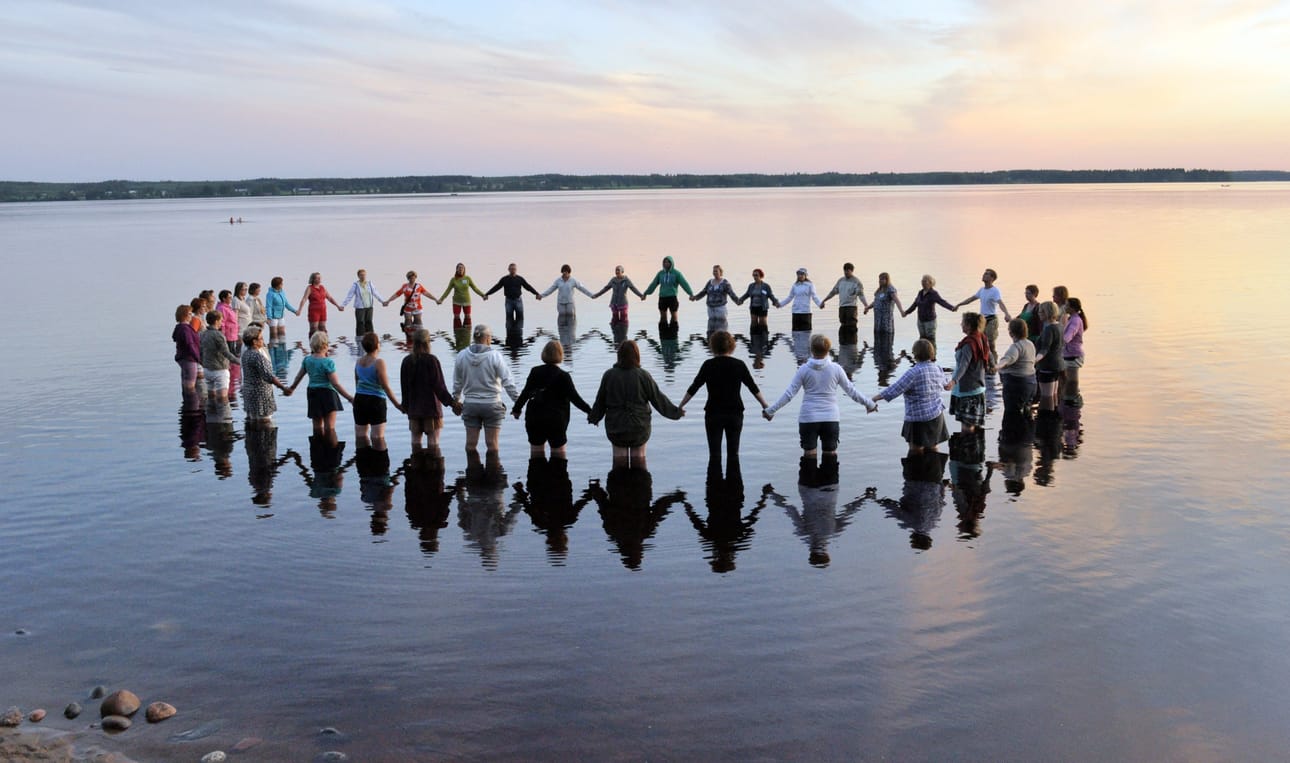 Ultrapäivillä on mahdollista osallistua meditaatiohetkeen joka aamu, sekä torstaina kello 24 keskiyön meditaatioon.