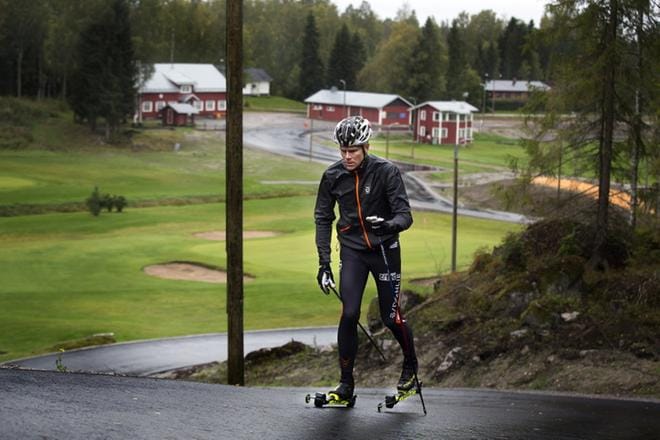 Vöyrin rullaradan nousu kulkee kivisen maiseman keskellä. Matias Strandvallille rullabaana tuli tutuksi alkusyksyn aikana. KUVAT: JARNO PELLINEN