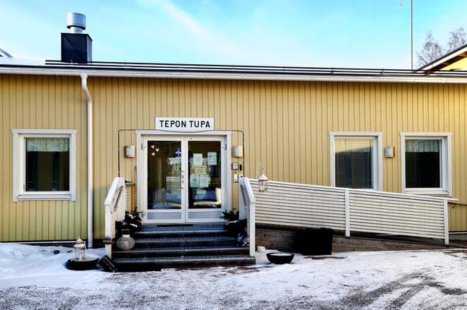 Valvira ja Avi keskeyttivät Attendo Tepon tuvan toiminnan Jalasjärvellä viime perjantaina. KUVA: JOUKO HÄNNINEN