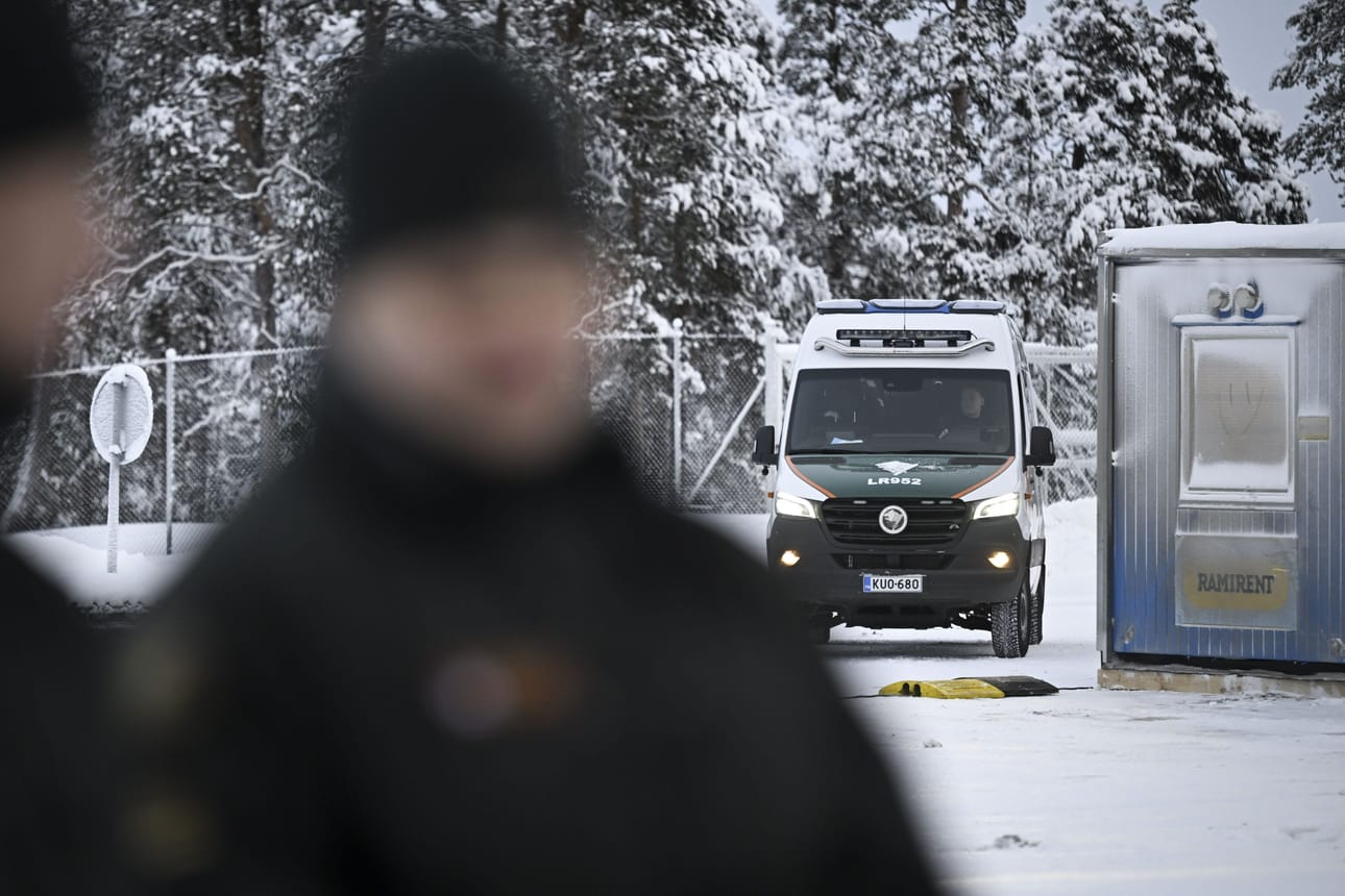 Itärajalle viime viikkoina saapuneiden turvapaikanhakijoiden tuloa yritetään nyt tyrehdyttää keskittämällä turvapaikanhaku rajalla vain Inarin Raja-Jooseppiin. LEHTIKUVA / Emmi Korhonen