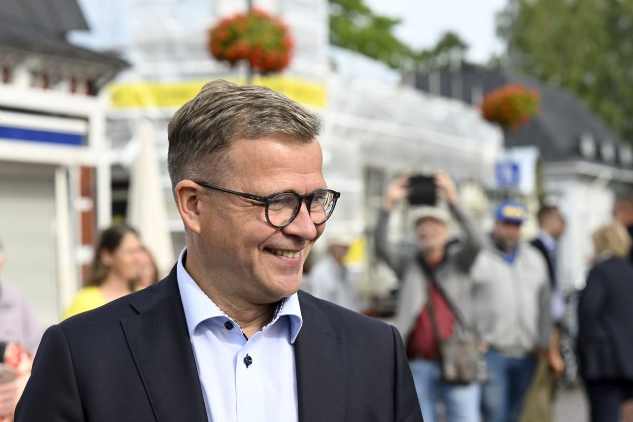 Orpon mukaan katsotaan, onko jotain missä Suomi voisi olla tukena. Hän kuitenkin painottaa, että Suomi tarvitsee omat hävittäjänsä itse eikä tilanne ole tässä muuttunut. LEHTIKUVA / Markku Ulander