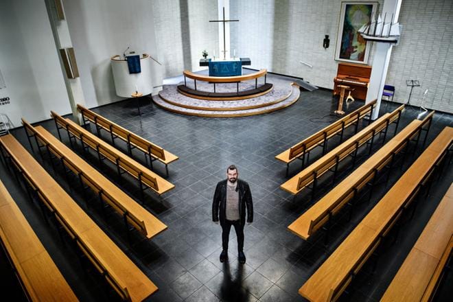 Kokkolassa Ykspihlajan kirkon myynnille otettiin aikalisä. Kiinteistöpäällikkö Martin Kankkosen mukaan kaikki mahdollisuudet lisätä kirkon käyttöastetta halutaan vielä selvittää. KUVAT: Slotte Clas-Olav