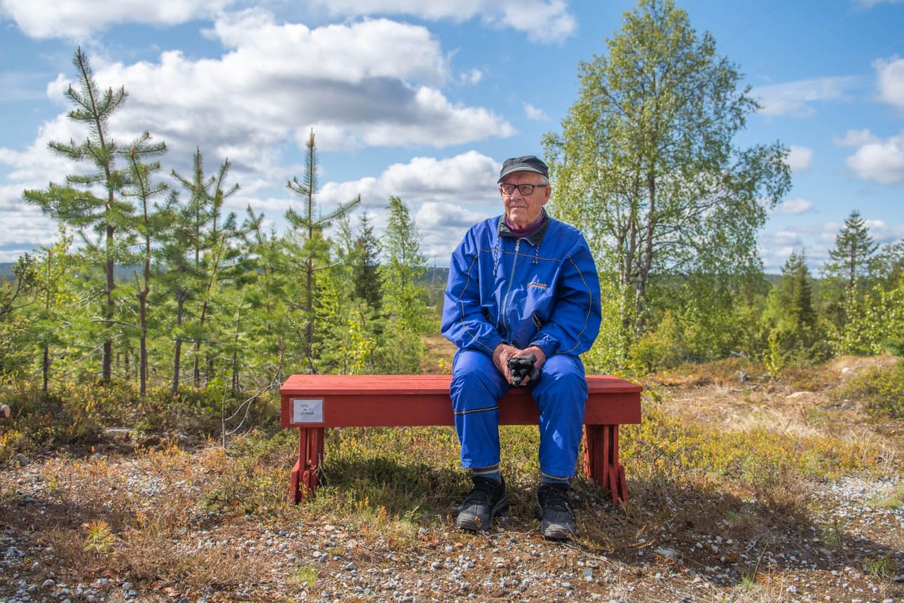 Oijusluomantien varrelta löytyy kolme levähdyspenkkiä, joilla lepuuttaa väsyneitä jalkojaan ja nauttia ympäröivistä maisemista.