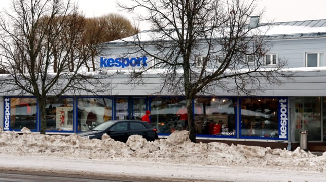 Vuodesta 2018 toiminut Kauhavan Kesport on aloittanut loppuunmyynnin. Lauttamuksen raitti hiljenee liikkeen loppumisen myötä entisestään.