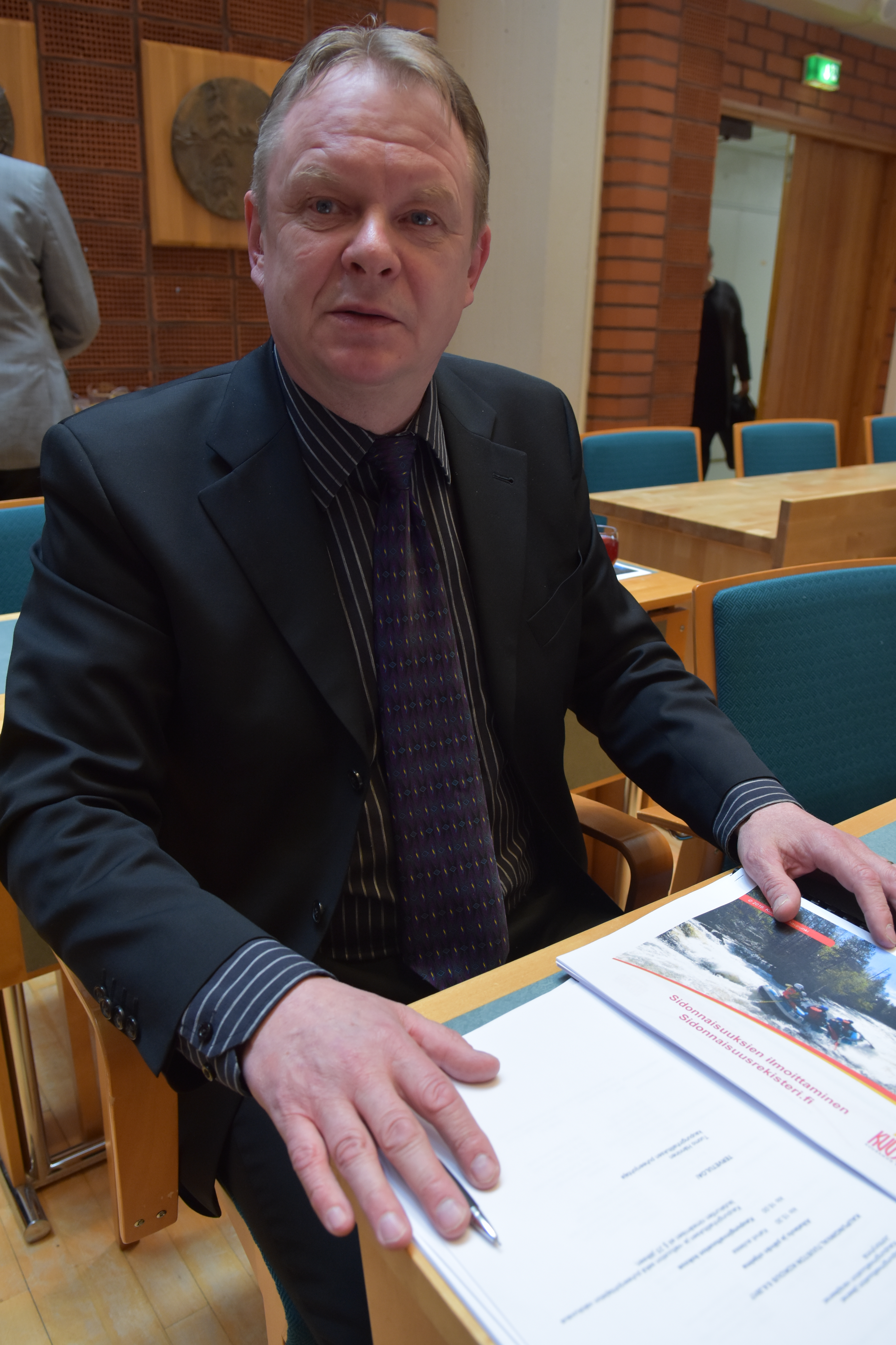Arto Hannola on kokoomuksen uusi kasvo, joka jätti perussuomalaiset Joukamo Kortesalmen toiminnan johdosta.