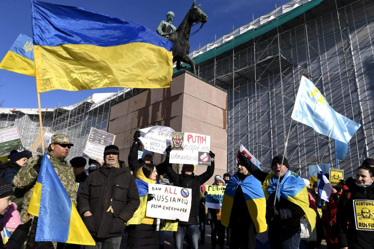 Ukrainalaisten yhdistys Suomessa ry:n mielenosoitusta Helsingissä. Lehtikuva / Jussi Nukari
