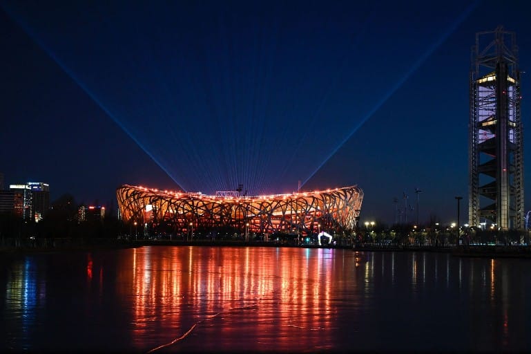 Vuoden 2008 kesäolympialaisiin valmistunut ja uudistunut Bird's Nest (Linnunpesä) on paikka, jossa järjestetään Pekingin talviolympialaisten avajaiset ja päättäjäisseremoniat.