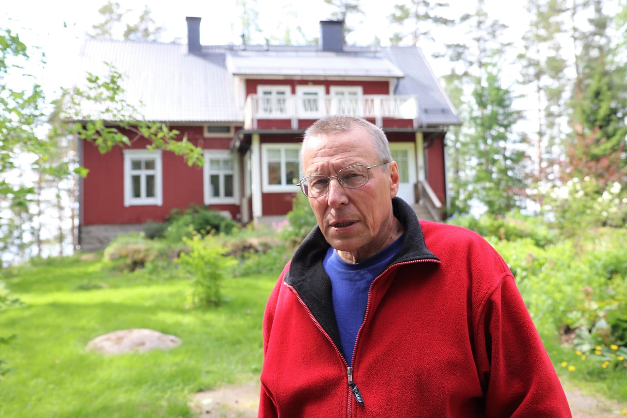 Nuoruus ja kokemattomuus on vaarallinen yhdistelmä liikenteessä. Mahdollisuus autokoulun nopeaan läpijuoksuun ei yhtälöä ainakaan helpota, psykologian emeritus-professori Esko Keskinen pelkää.