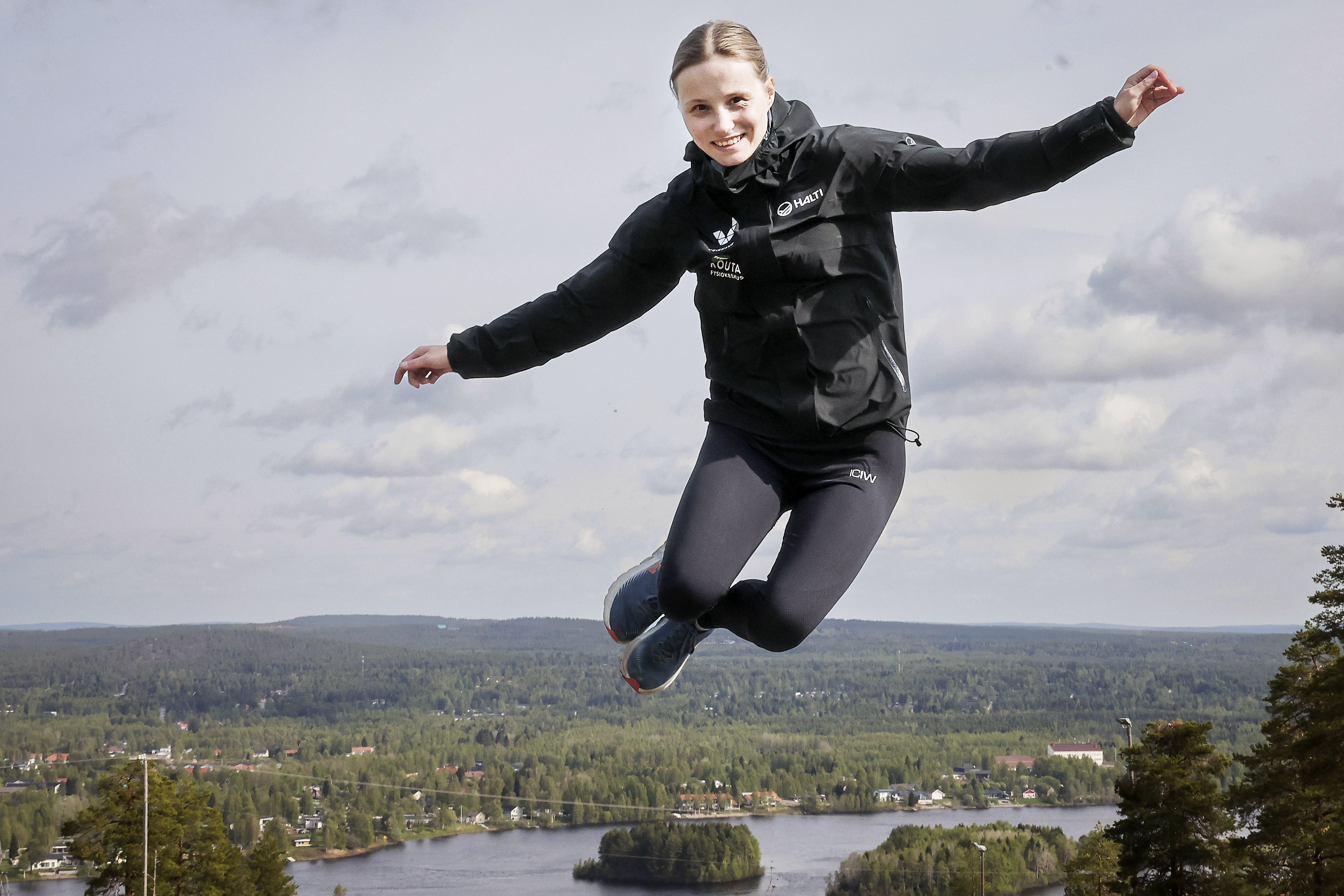 Jenny Rautionaho ponnistaa yhä ylemmäs – rovaniemeläinen hivuttautui päättyneellä kaudella lähemmäs maailman kärkeä