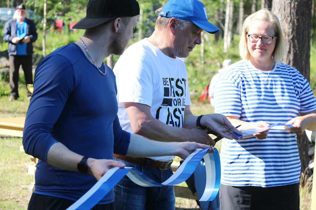 Sanna Mäyrä (oikealla) toimii lokakuun 19. päivästä eteenpäin Oulaisten sivistys- ja kulttuurijohtajan sijaisena.