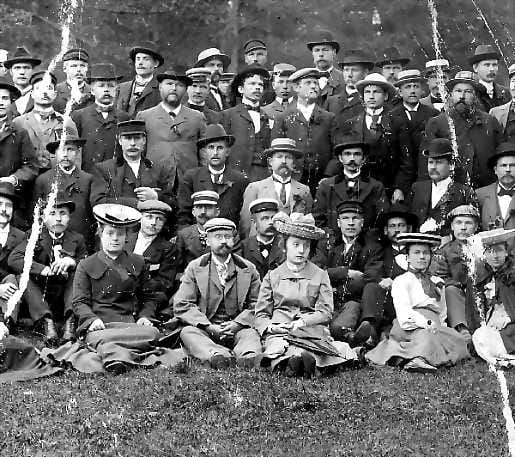 Puoluekokouksen osanottajia Forssassa 1903.