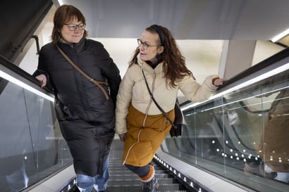 Oululaisten Anna Lakson, 37, ja Niina Ristolaisen, 38, elämä olisi köyhempää ilman ystävää – Aikuisina ystävystyneet tietävät, mikä auttaa, kun toinen on rasittava