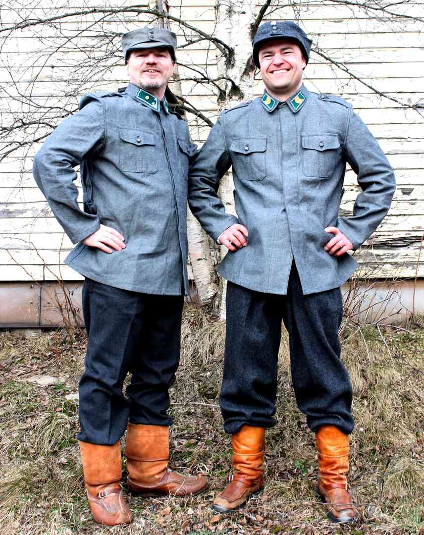 Romppainen (Jussi Kononen) ja Ryhmy (Antti Perälä). Kononen toteaa, ettei hahmonsa ole aivan nollasta sataan kiihtyvää tyyppiä. Hänen osakseen tulee pelastaa piikittelevä ja räiskyvä Ryhmy tilanteista, joihin tällä on aina kyky sotkeentua. -Helekkarin mahtavaa, tuumaa Perälä haastavasta roolista.