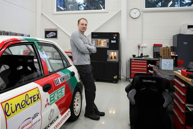 Noin 60-prosenttisesti yrittäjä ja noin 40-prosenttisesti ralliautoilija, arvioi Jari-Matti Latvala, mikä ammattinimike hänelle tällä haavaa parhaiten sopii. KUVA: ALEKSI MÄKINEN