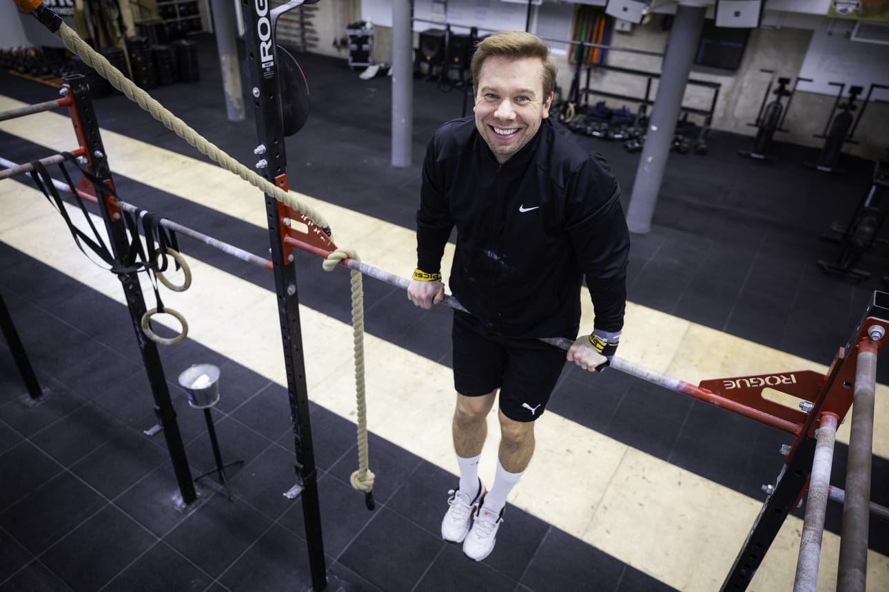 Lähi-Tapiola Pohjanmaan toimitusjohtaja Joel Sunabacka tavoittelee kehittymistä niin urallaan kuin harrastuksissaan.