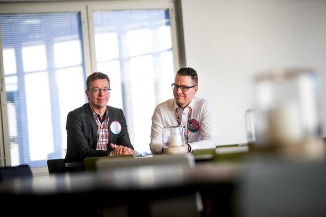 UKK-instituutin johtaja, lääkäri Tommi Vasankari (vas.) ja VESOTE-hankkeen aluekoordinaattori Juha Vuorijärvi kertoivat elintapaohjauksen edistämisestä Seinäjoella alkaneilla valtakunnallisilla terveysliikuntapäivillä, johon osallistuu parisensataa ammattilaista eri aloilta. KUVA: JAAKKO ELENIUS