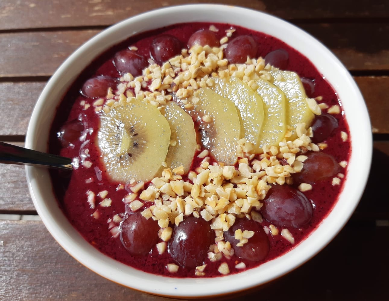Marjainen smoothie bowl