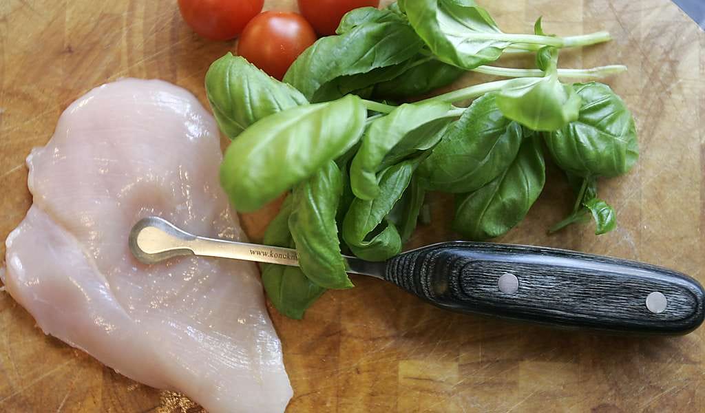 Jopi Siirtolan kehittämällä veitsellä saa helposti taskuja lihaan ja kasviksiin täytettä varten.