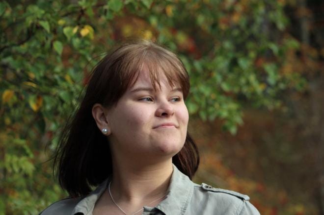 Syksyn ylioppilaskirjoitukset ovat ohitse Anette Sarastamolla. Jäljellä on vielä mielenkiintoinen lukuvuosi Kristiinan suomenkielisessä lukiossa. KUVA: MINNA ZILLIACUS