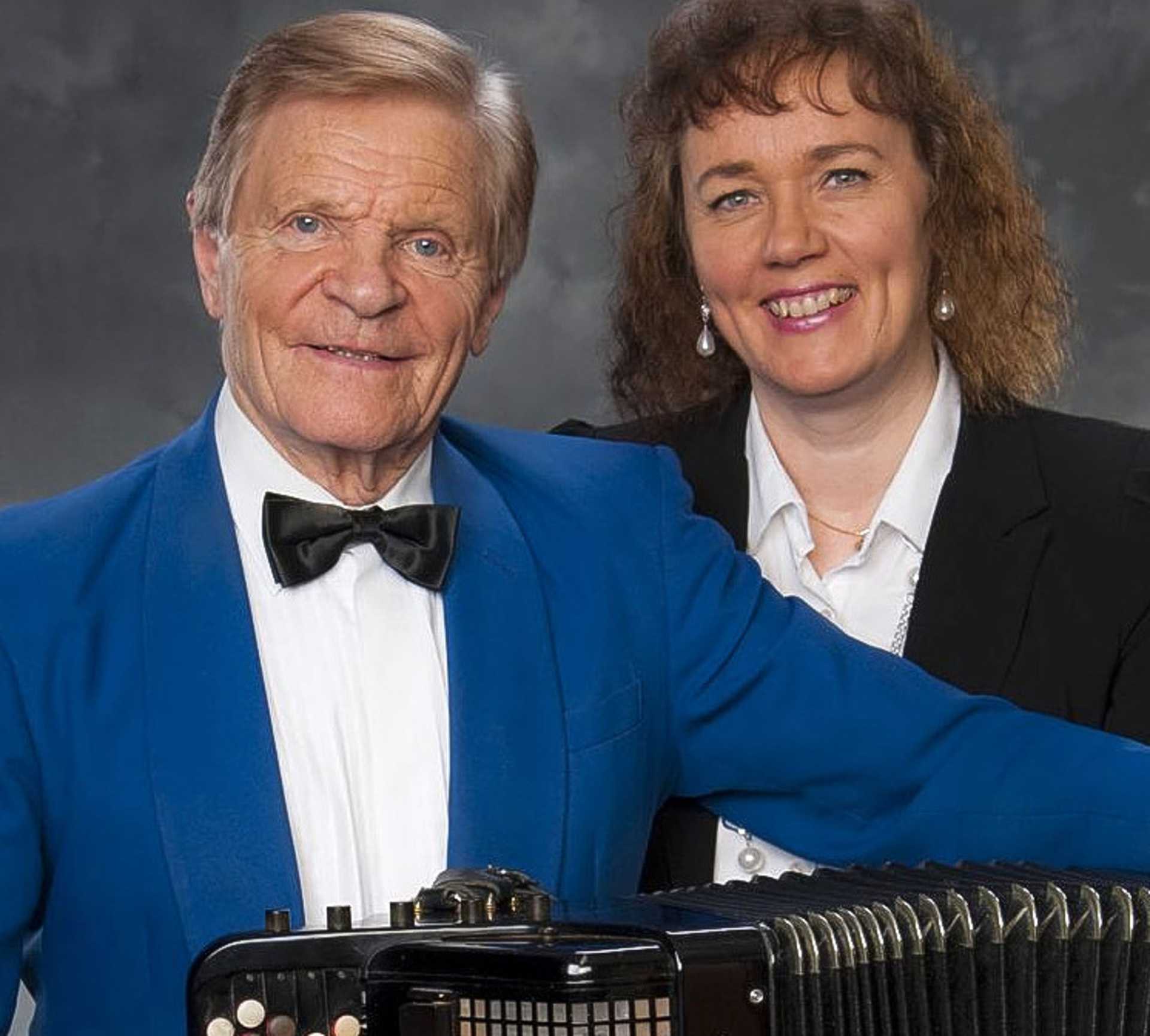 Pyhäjokinen nuori hanuristi mukana soittamassa Veikko Ahvenaisen konsertissa