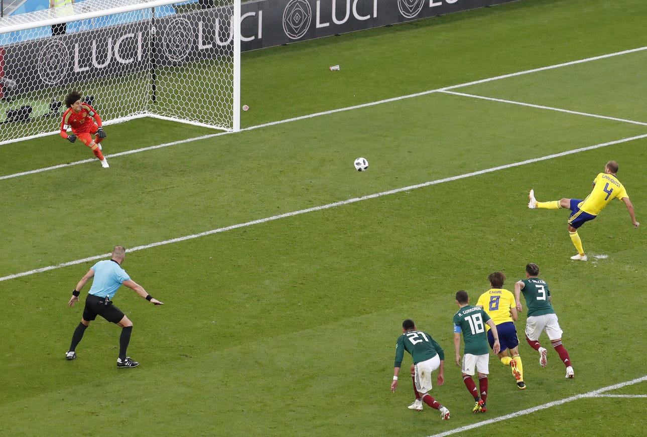 Ruotsi siirtyi 2-0 johtoon Andreas Granqvistin rangaistuspotkumaalilla.