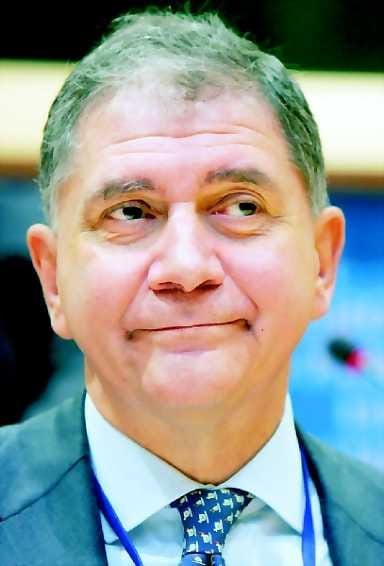 Italilalainen. Rocco Buttiglione on toiminut muun muassa paavin neuvonantajana.