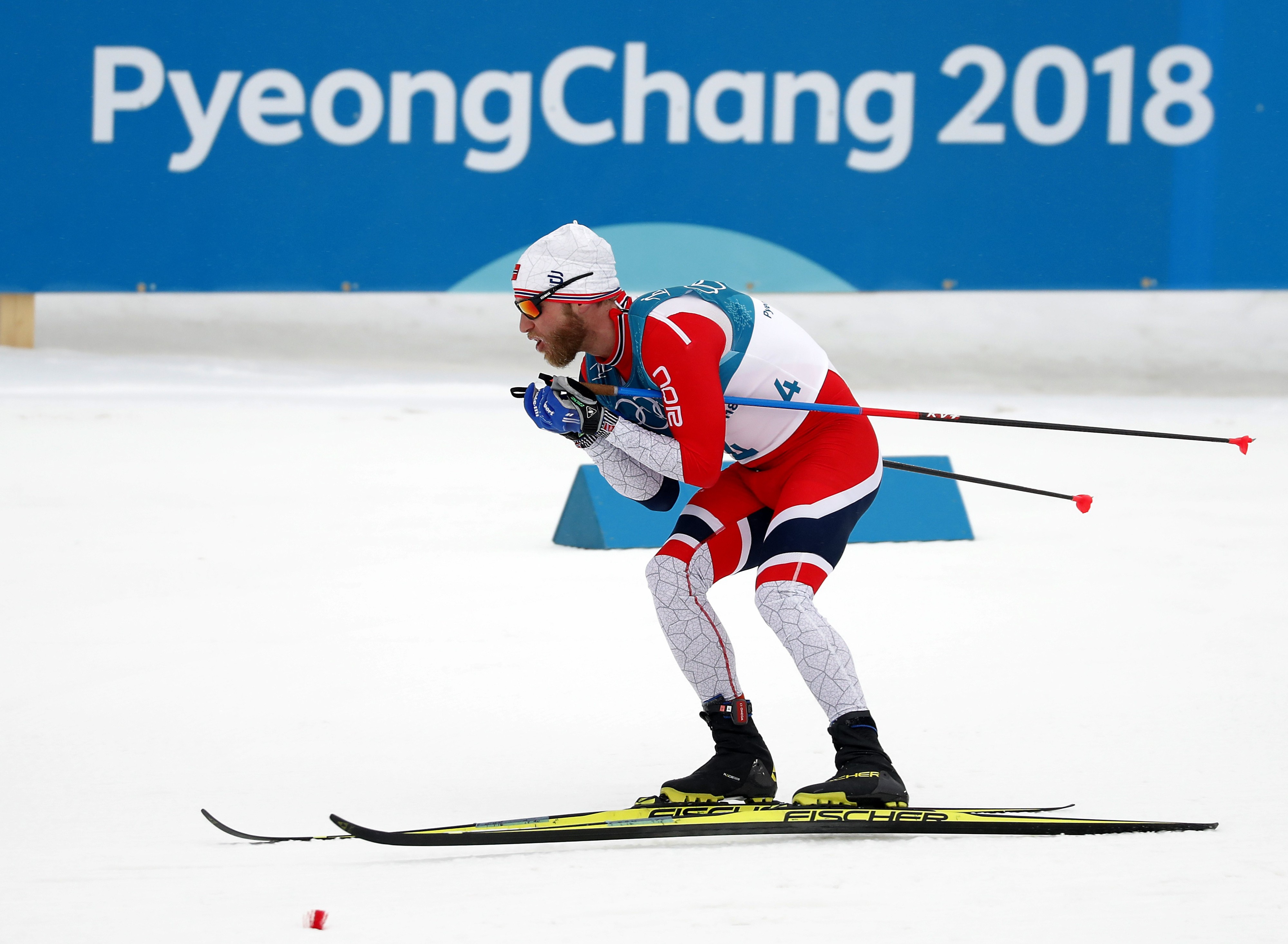 Martin Johnsrud Sundby ei ollut mukana mitalikamppailussa lauantaina hiihdetyssä 50 kilometrin kisassa. 