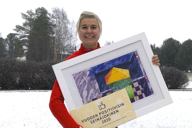 Leena Iskala jaksaa hymyillä ja kannustaa. Kuva Tero Hautamäki