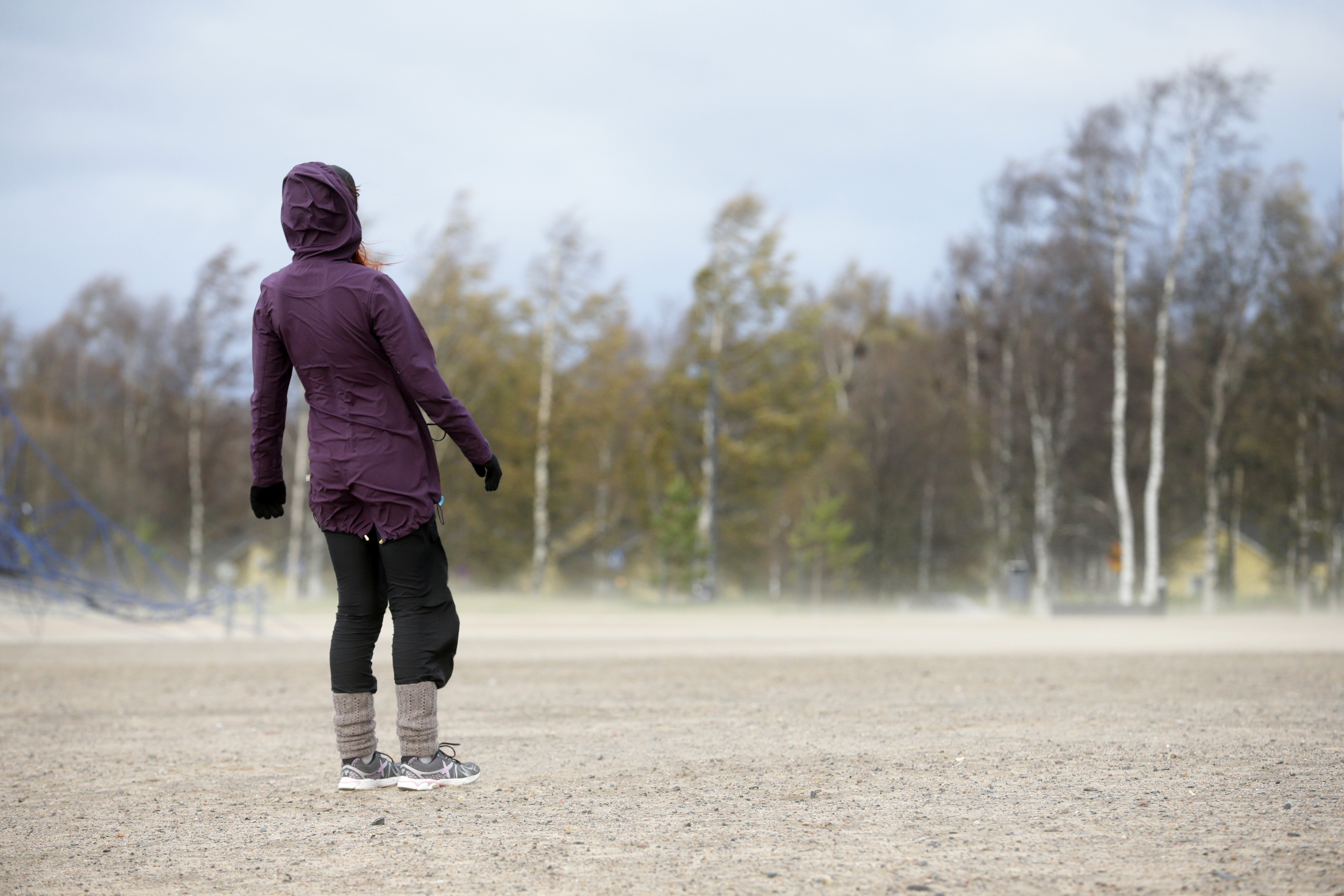 Luoteismyrsky riehuu Perämerellä ja rannikolla tuuli tuntuu.