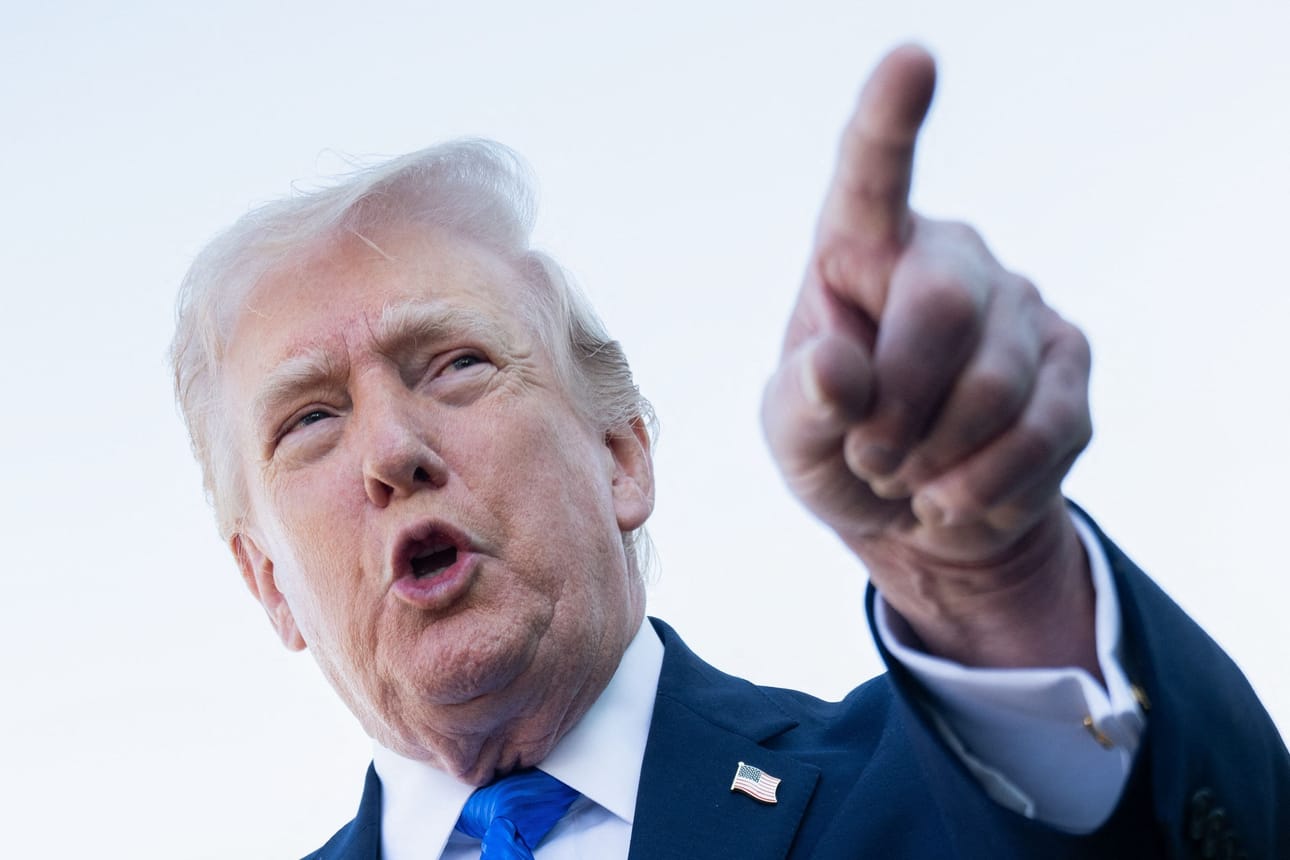 Toimimme joko heidän kanssaan tai ilman heitä, mutta emme aio katsella vierestä, jos meitä ammutaan, Trump sanoi.