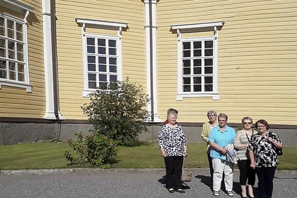 Sarvijoen diakoniapiiriläisillä on tapana tehdä yhteinen kesäretki. KUVAT: ANNA-LIISA JYRÄ
