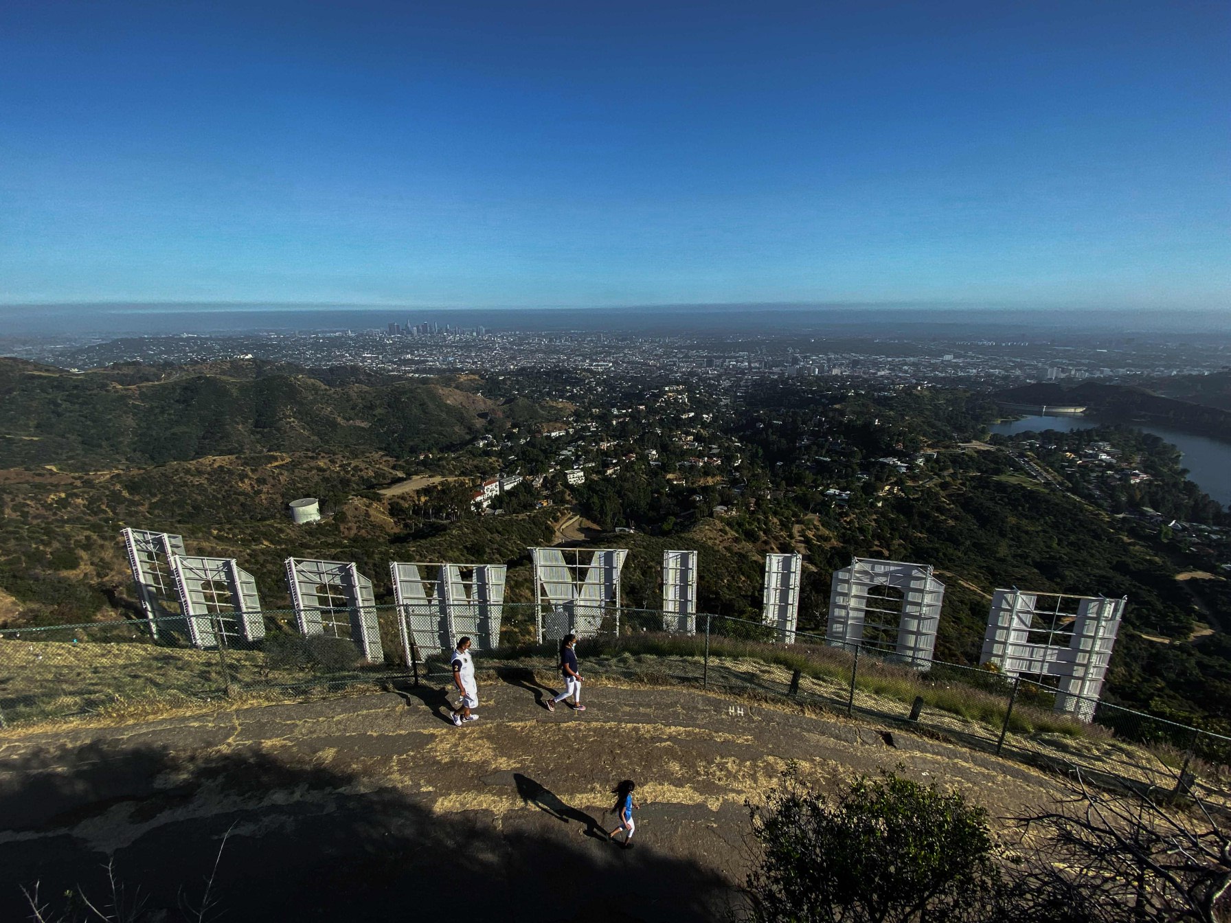 Hollywood-kyltti on saamassa kasvojenkohotuksen satavuotispäivänsä alla