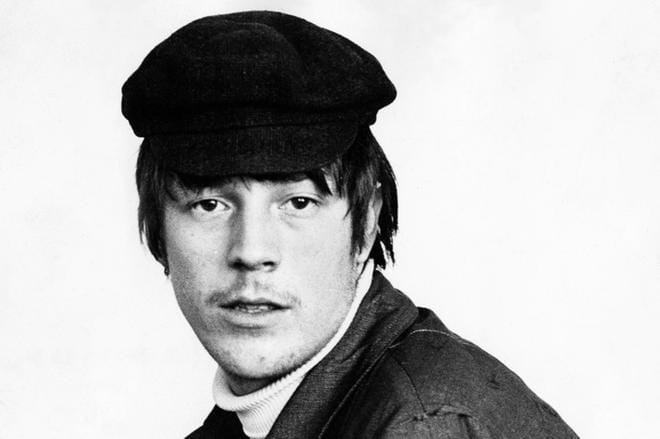 Nuori Irwin Goodman kuvattuna 1960-luvun puolivälissä. Kansanlaulajan elämä oli monessa suhteessa vuoristorataa, jota TV2:n teemailta kartoittaa. Uudenvuodenaaton toinen teemahenkilö on syyskuussa kuollut Vexi Salmi. KUVA: Arkisto