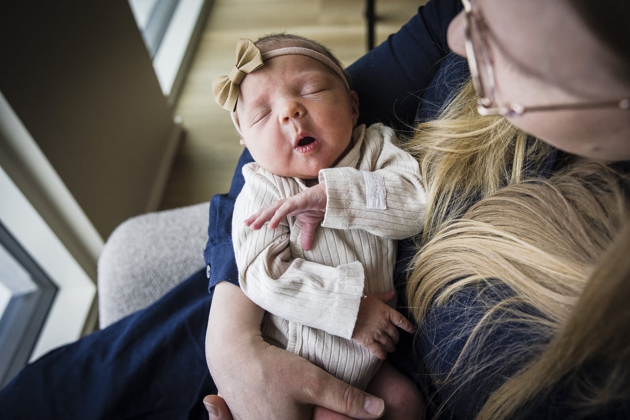 Luonnollisesti, mutta turvallisesti – perätilassa ollut vauva syntyi Lapin keskussairaalassa uudella tavalla